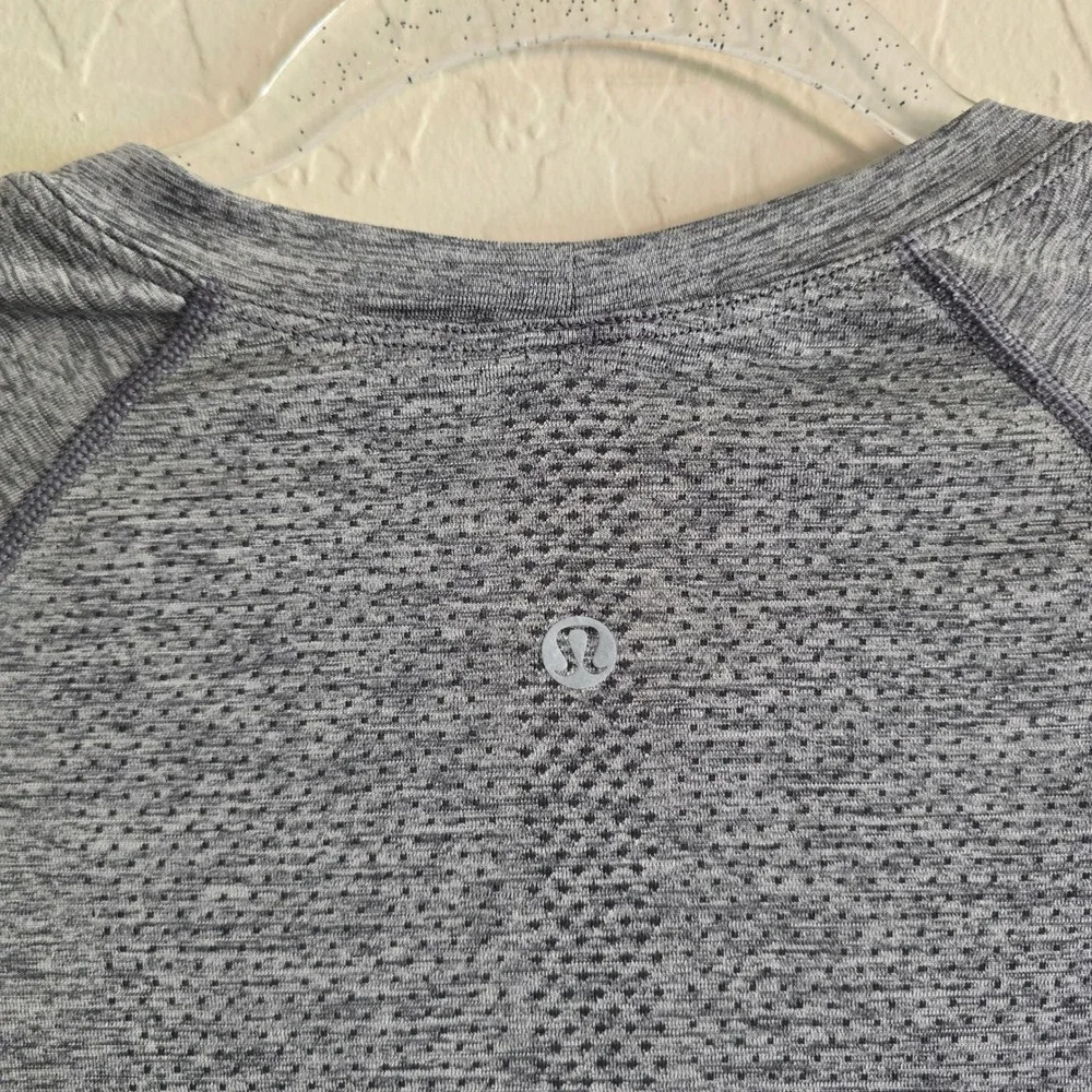 Lululemon Swiftly Tech Long Sleeve 2.0 *Race Length Size 8